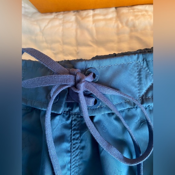💯 AUTHENTIC Louis Vuitton 3D Monogram Board Shorts - Picture 3 of 5